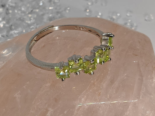 Scattered Cube Peridot - Sterling Silver Adjustable Ring up to Size T