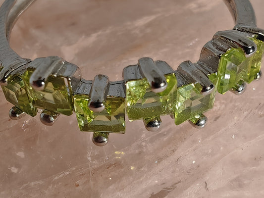 Scattered Cube Peridot - Sterling Silver Adjustable Ring up to Size T