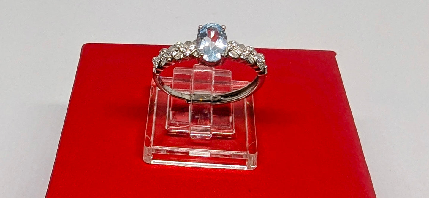 Topaz Criss Cross - Sterling Silver Adjustable up to size T