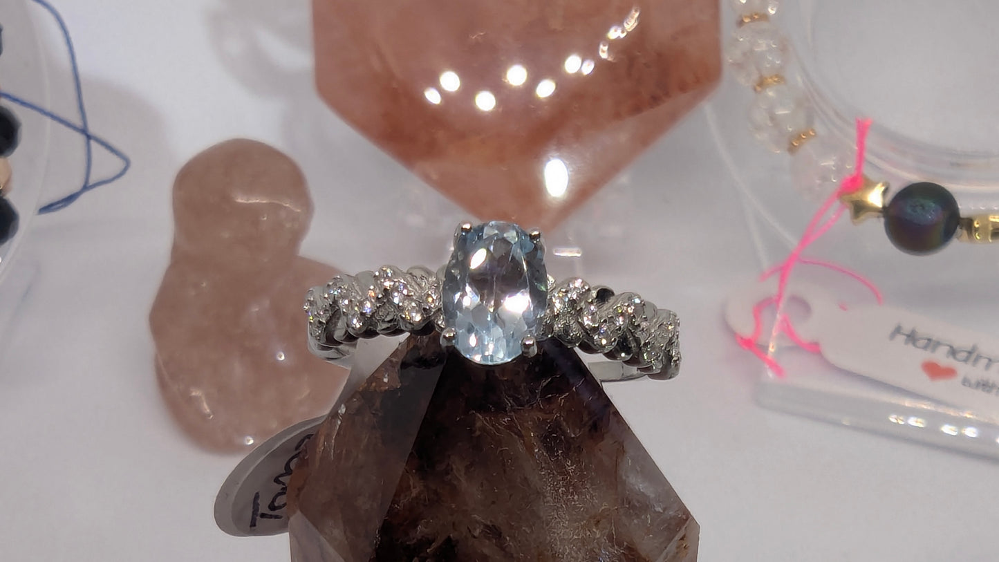 Topaz Criss Cross - Sterling Silver Adjustable up to size T