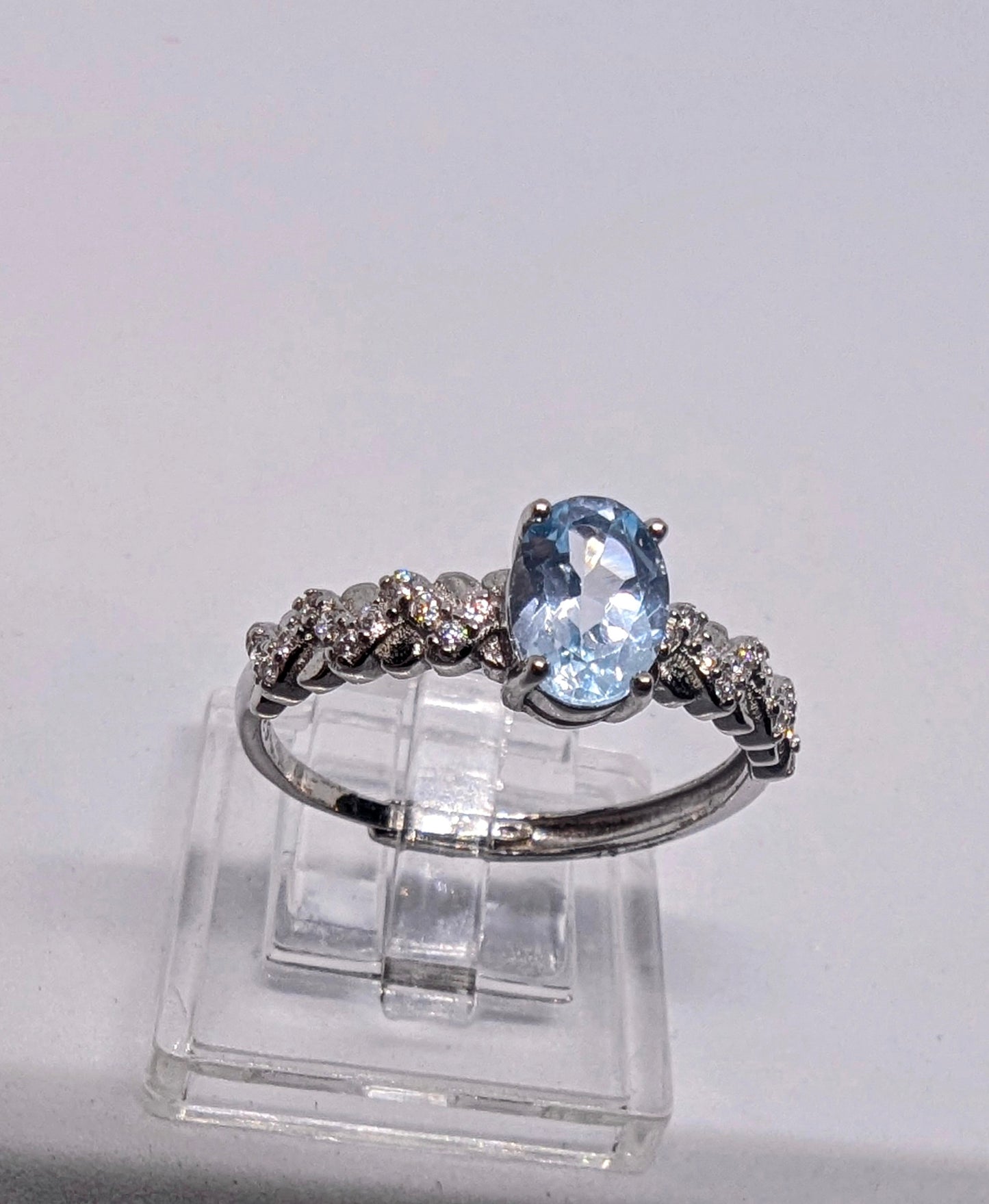 Topaz Criss Cross - Sterling Silver Adjustable up to size T