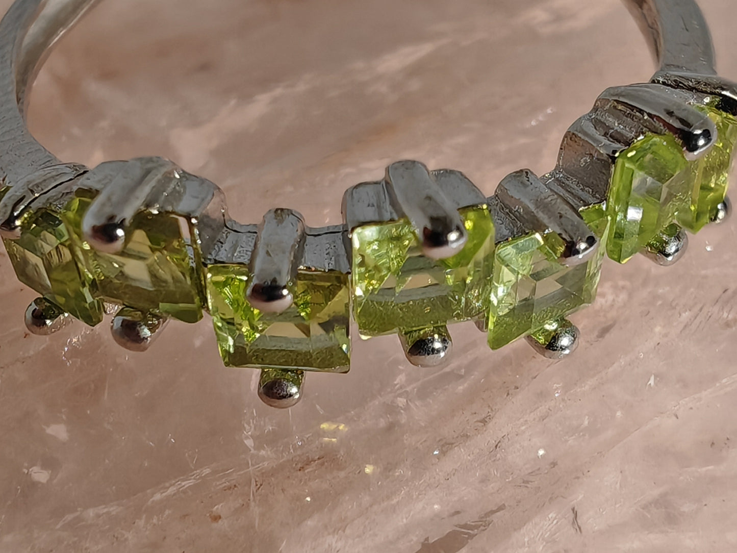 Scattered Cube Peridot - Sterling Silver Adjustable Ring up to Size T